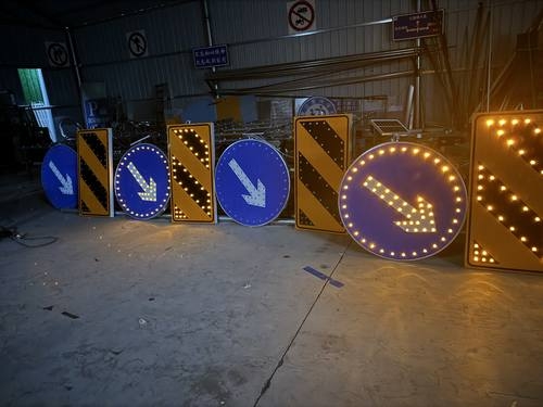 中卫中卫河南太阳能自发光交通路标牌厂家